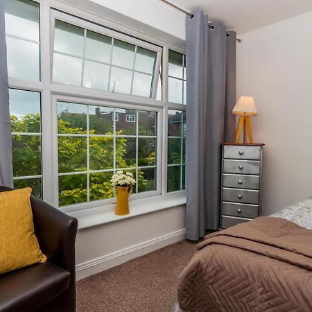 2 Bed Apartment-5 Guests - Business-Relocation-Parking - The Brighton Short Stay & Serviced Apartments Экстерьер фото