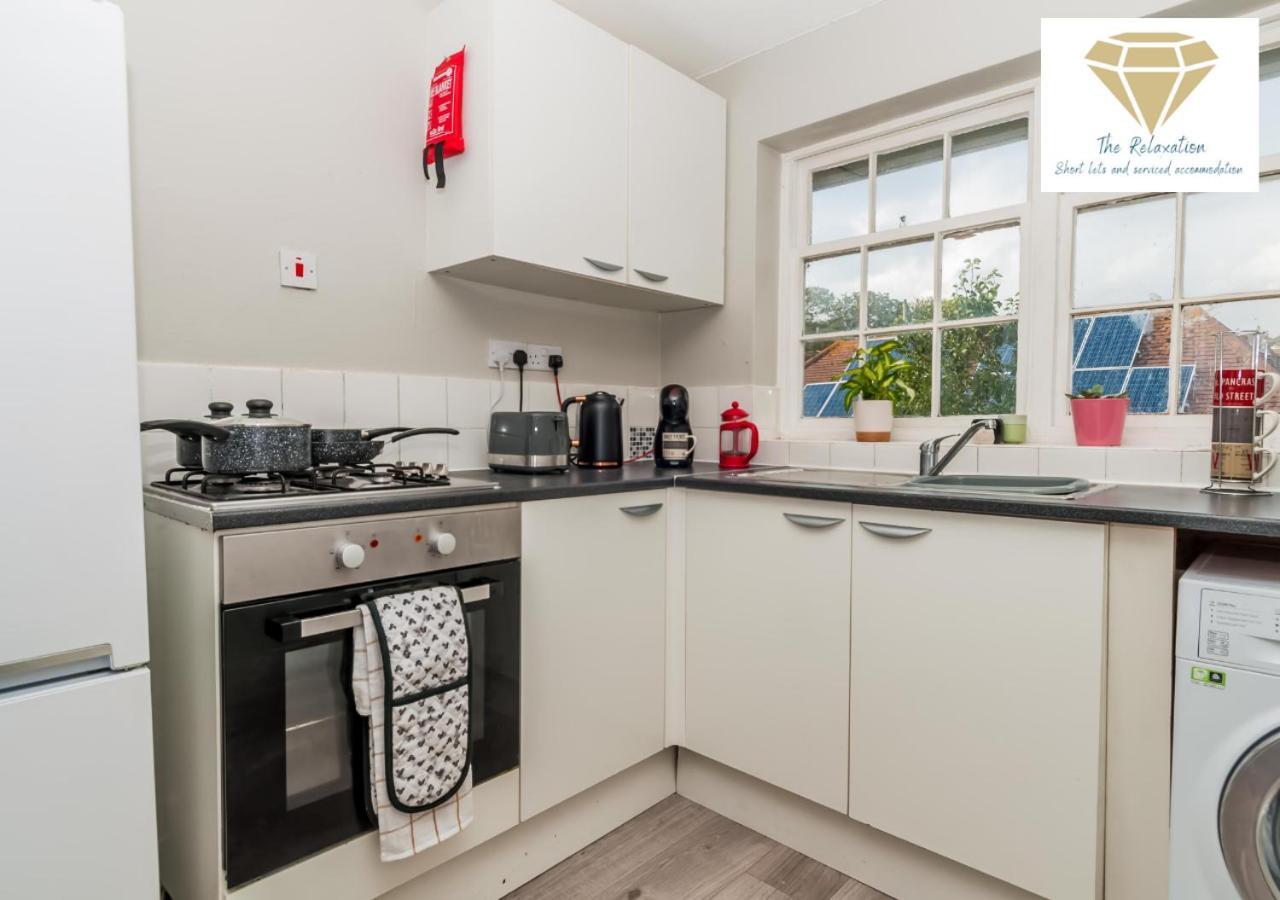 2 Bed Apartment-5 Guests - Business-Relocation-Parking - The Brighton Short Stay & Serviced Apartments Экстерьер фото