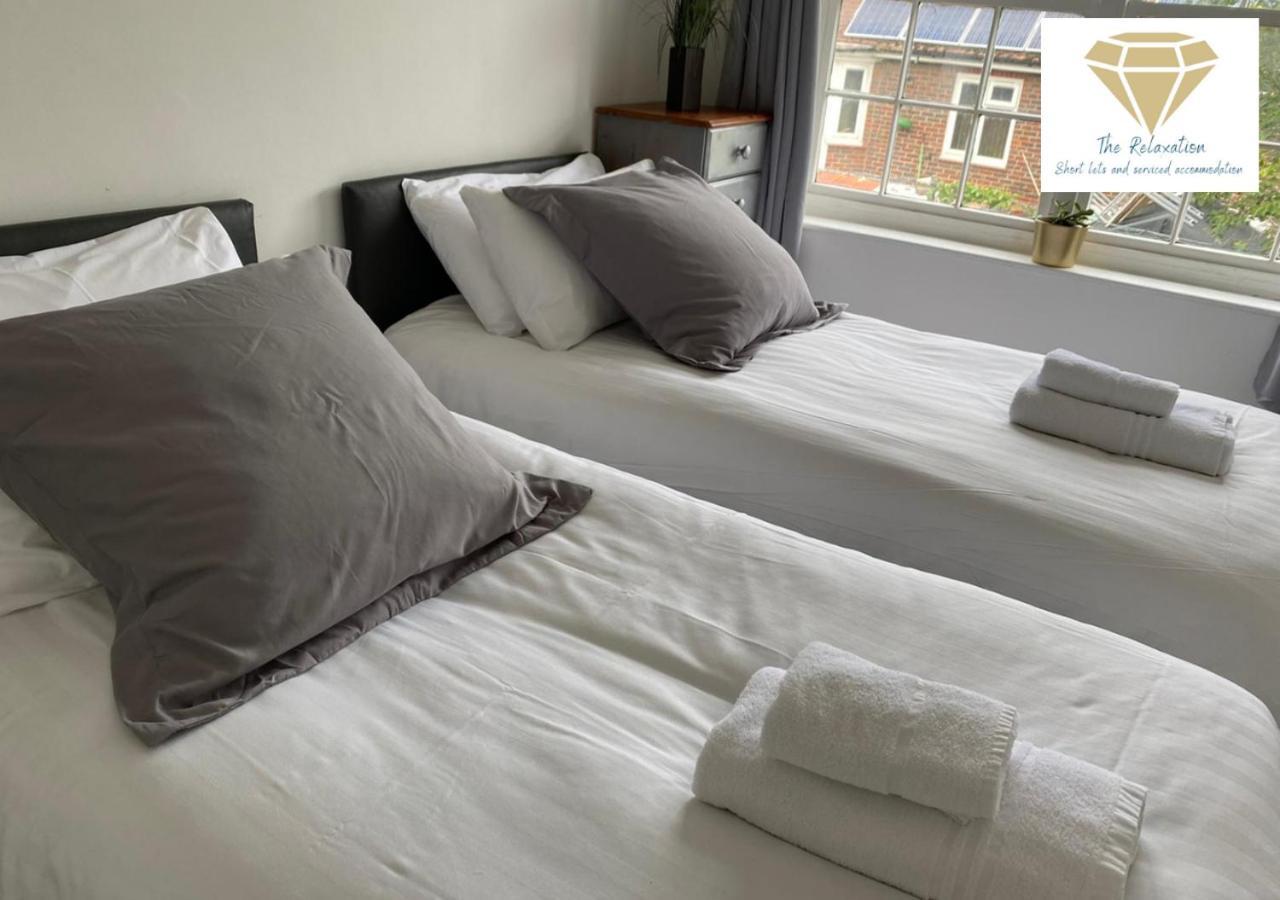 2 Bed Apartment-5 Guests - Business-Relocation-Parking - The Brighton Short Stay & Serviced Apartments Экстерьер фото